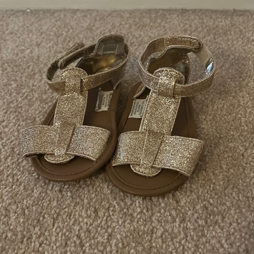 Glittery gold and brown sandals for 9-12 Months good condition!